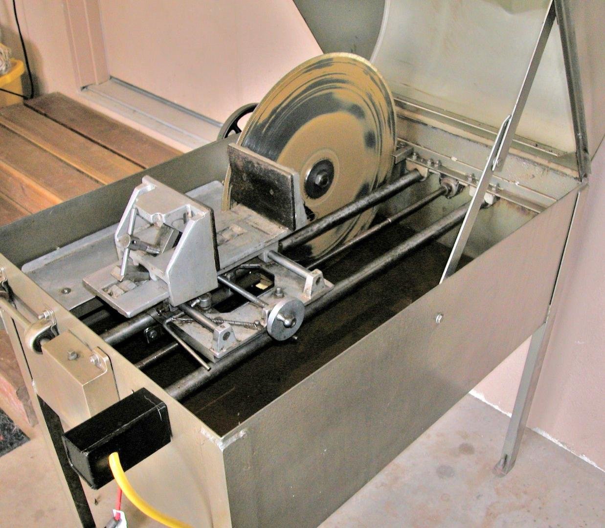 Used Lortone 18" Heavy Duty Rock Slab Lapidary Saw - - Image 4